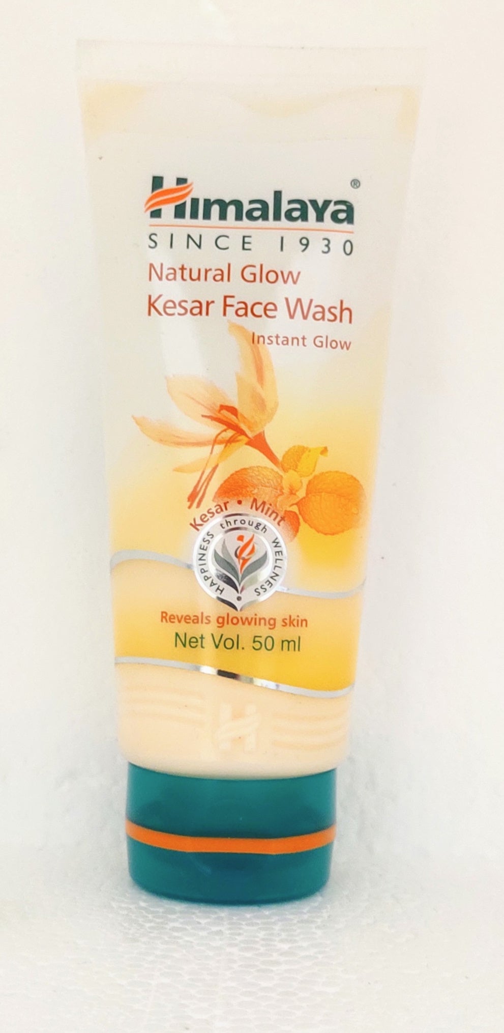 Shop Himalaya natural glow kesar facewash 50ml at price 70.00 from Himalaya Online - Ayush Care